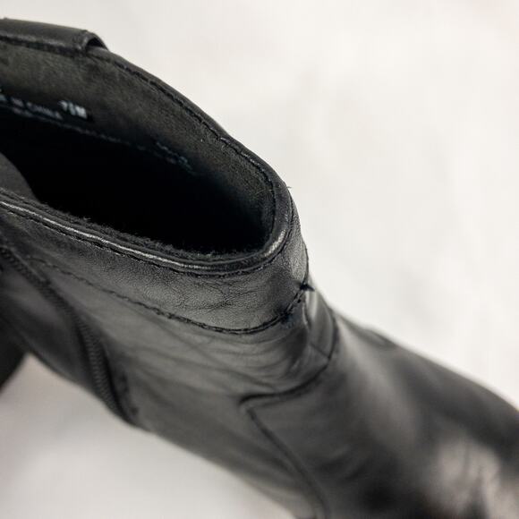 Clarks Black Leather Button Ankle Booties Boots Womens 7.5 - Picture 14 of 16